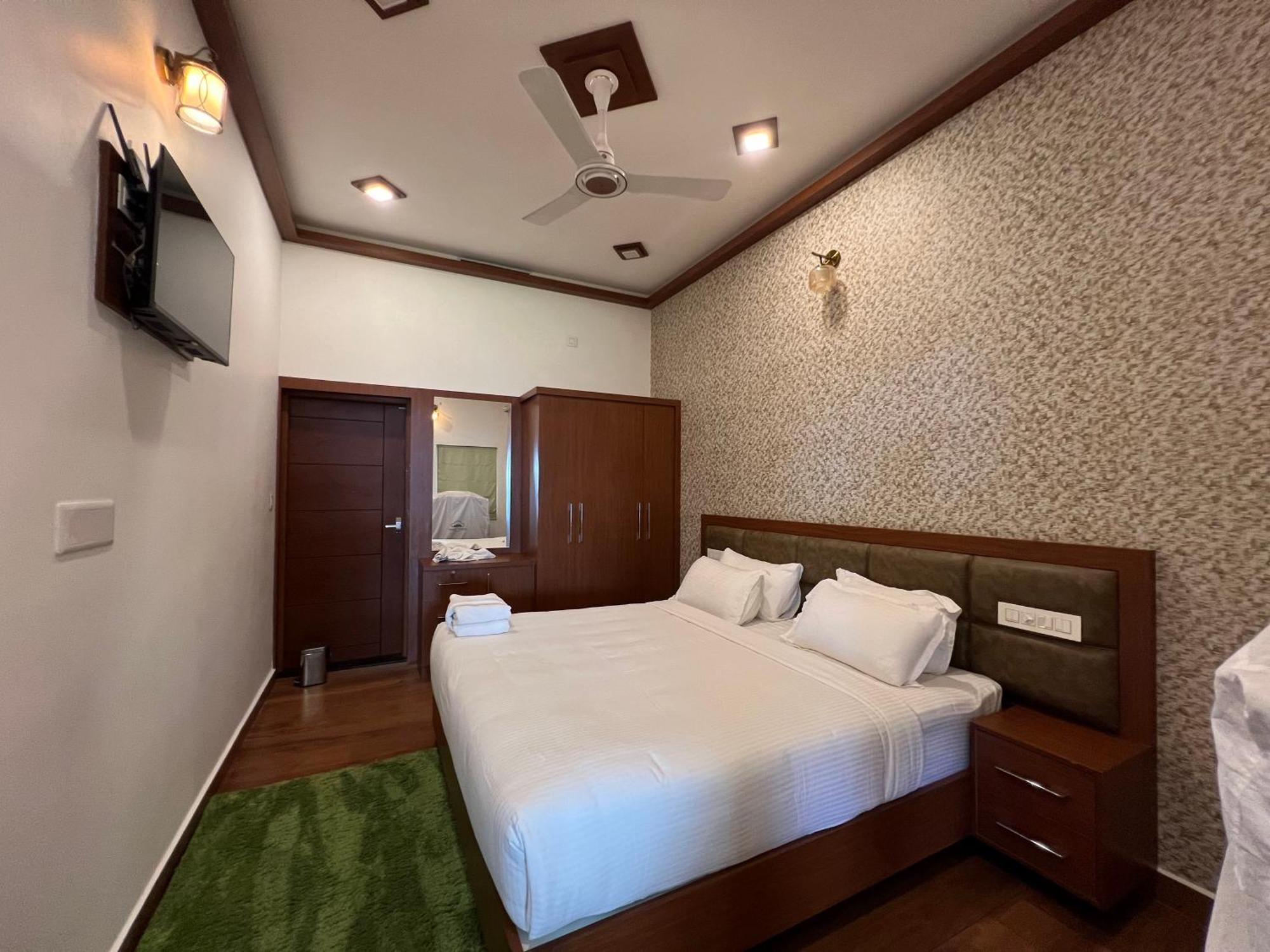 Cloudy Court Resort Idukki Esterno foto